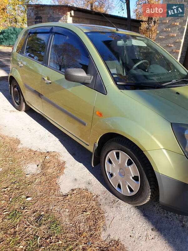 Хэтчбек Ford Fiesta 2007 в Киеве