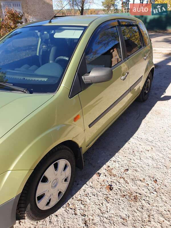 Хэтчбек Ford Fiesta 2007 в Киеве