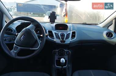Хэтчбек Ford Fiesta 2010 в 