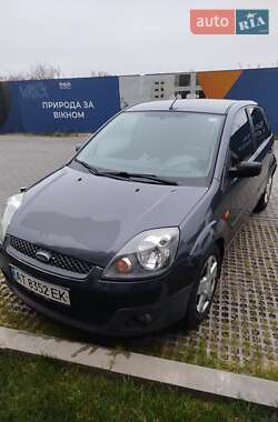 Хэтчбек Ford Fiesta 2008 в Львове