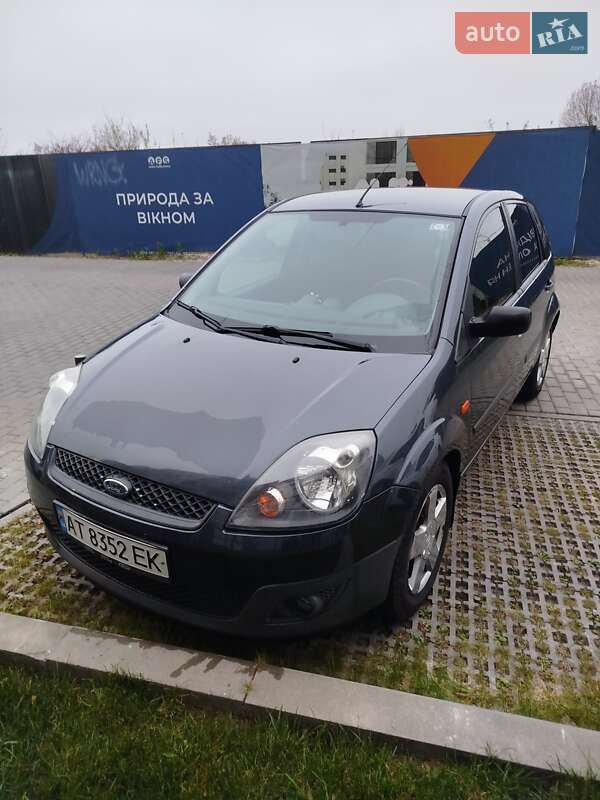 Хэтчбек Ford Fiesta 2008 в Рогатине