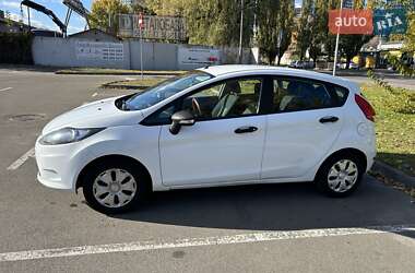 Хэтчбек Ford Fiesta 2012 в 