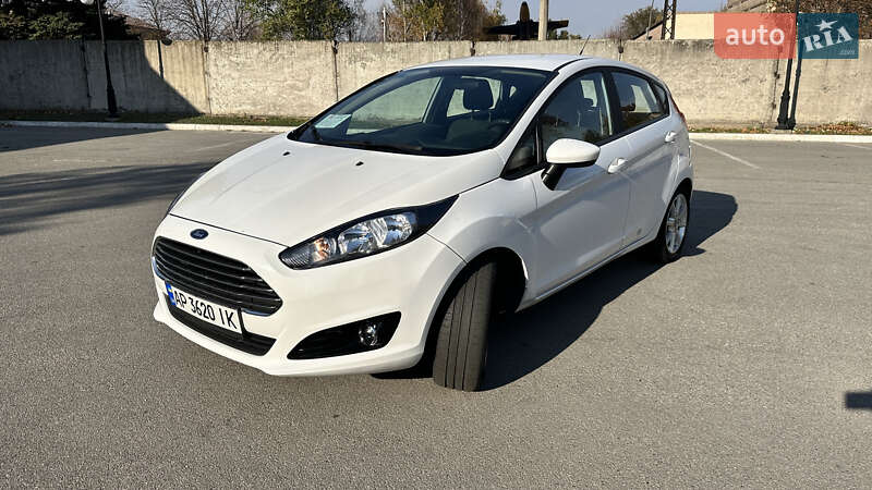 Хэтчбек Ford Fiesta 2017 в Киеве