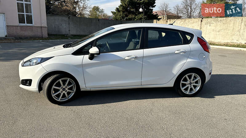 Хэтчбек Ford Fiesta 2017 в Киеве