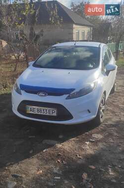 Хэтчбек Ford Fiesta 2011 в 