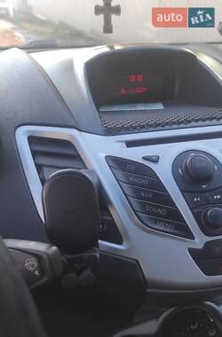 Хэтчбек Ford Fiesta 2011 в 