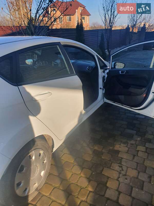 Хэтчбек Ford Fiesta 2016 в Луцке