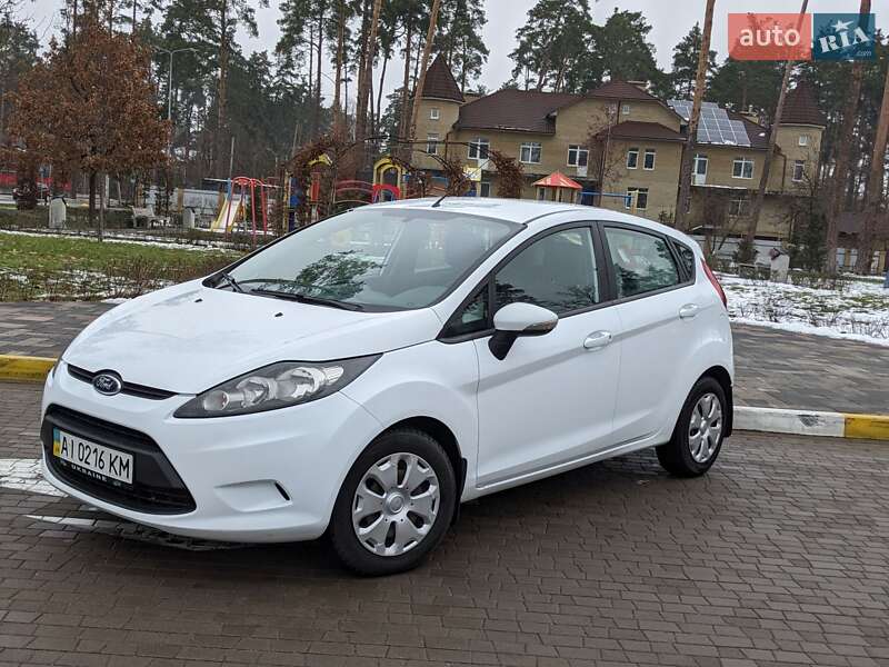 Хэтчбек Ford Fiesta 2011 в Киеве