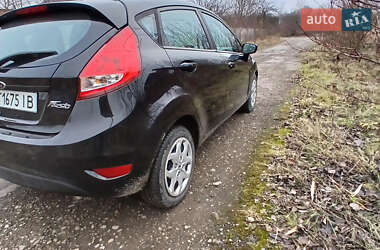 Хэтчбек Ford Fiesta 2013 в Калуше