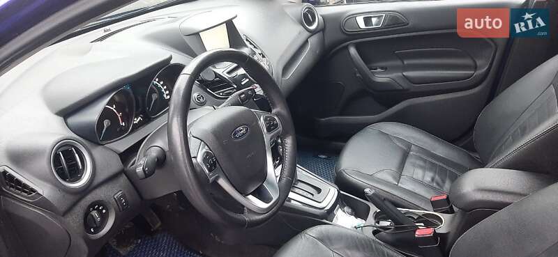 Хэтчбек Ford Fiesta 2015 в Киеве