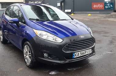 Хэтчбек Ford Fiesta 2015 в 
