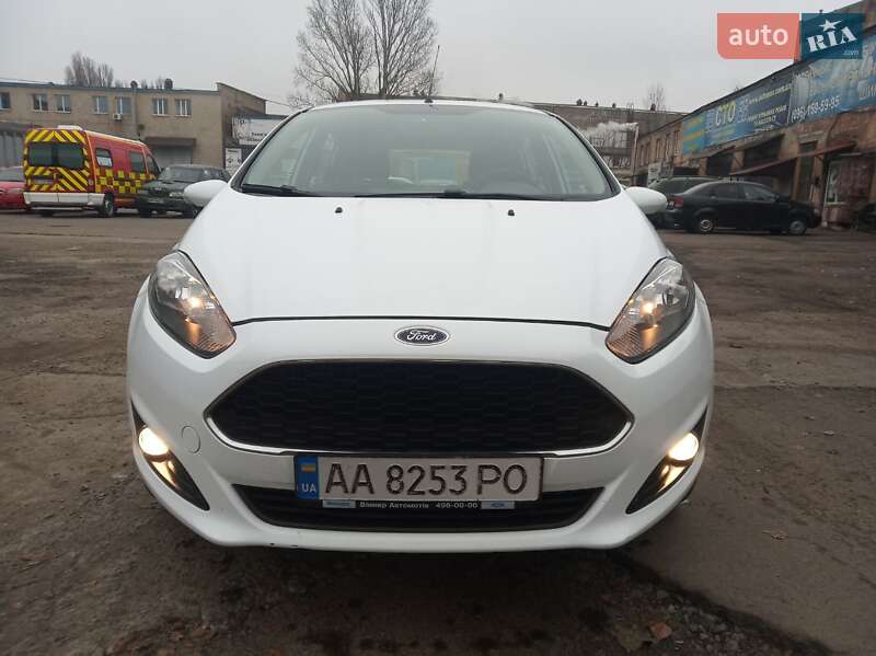 Хетчбек Ford Fiesta 2017 в Києві