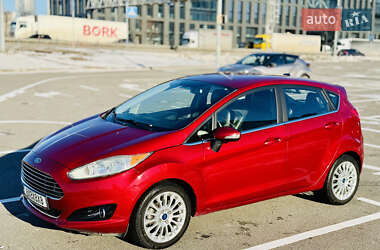 Хэтчбек Ford Fiesta 2015 в Киеве