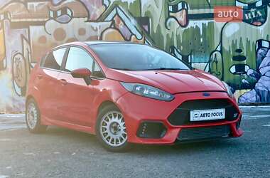 Хэтчбек Ford Fiesta 2015 в Киеве