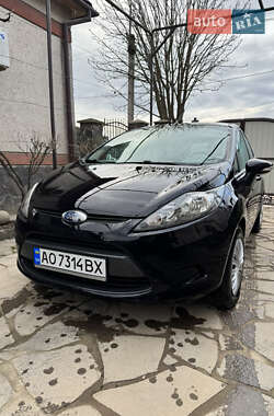 Хэтчбек Ford Fiesta 2010 в 