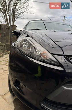 Хэтчбек Ford Fiesta 2010 в 