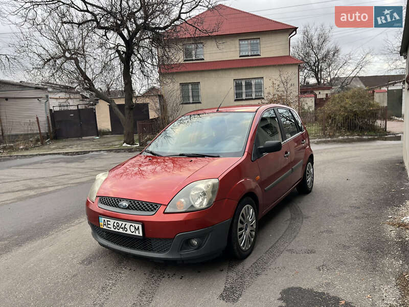 Хетчбек Ford Fiesta 2008 в Дніпрі