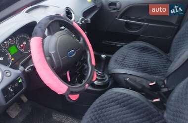 Хэтчбек Ford Fiesta 2007 в 
