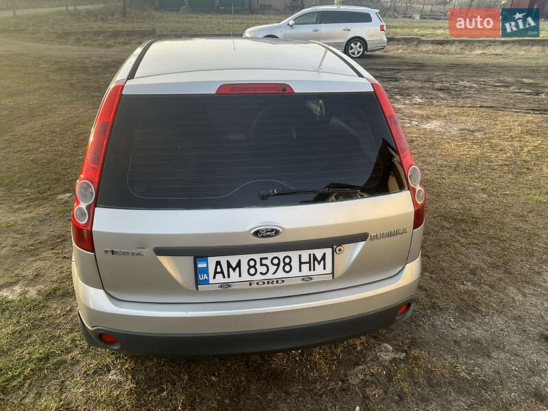 Хэтчбек Ford Fiesta 2006 в Житомире