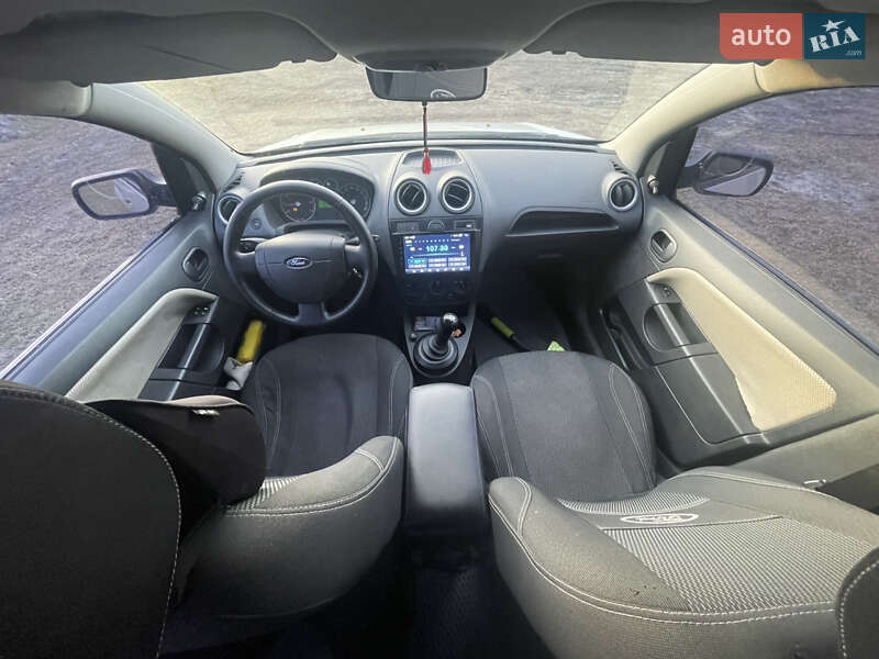 Хэтчбек Ford Fiesta 2006 в Житомире