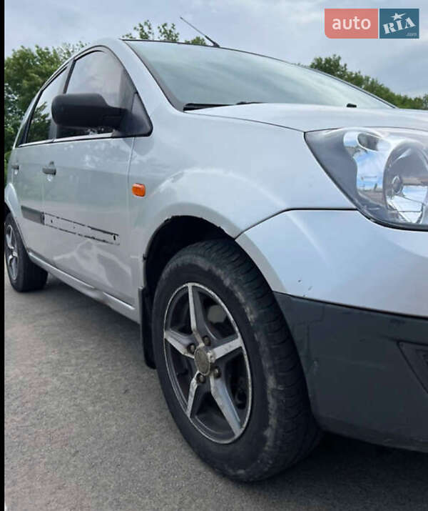 Хэтчбек Ford Fiesta 2006 в Житомире