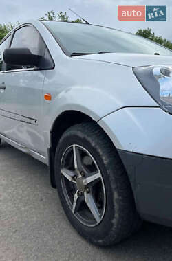 Хэтчбек Ford Fiesta 2006 в 