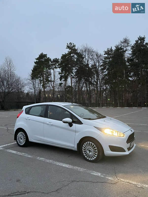 Хетчбек Ford Fiesta 2016 в Харкові