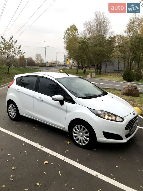 Хэтчбек Ford Fiesta 2013 в Киеве