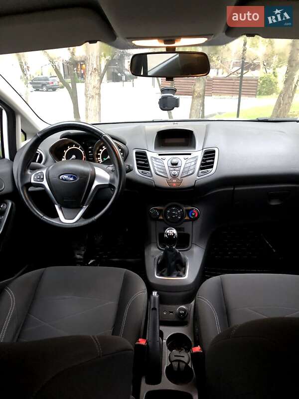 Хэтчбек Ford Fiesta 2013 в Киеве