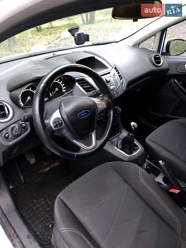 Хэтчбек Ford Fiesta 2013 в Киеве