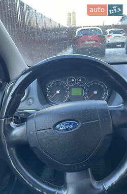 Хэтчбек Ford Fiesta 2006 в Львове