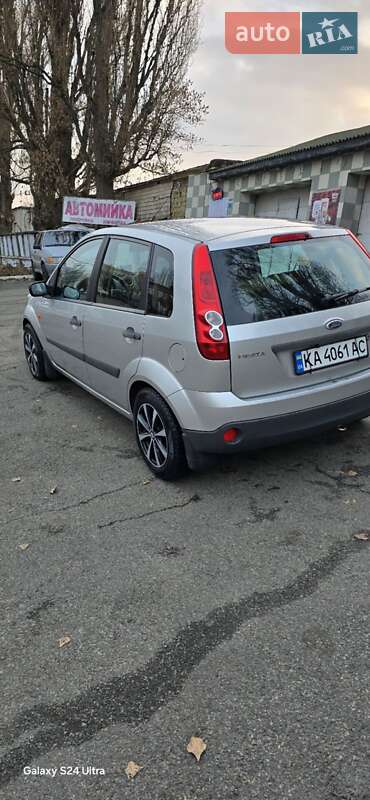 Хэтчбек Ford Fiesta 2007 в Киеве