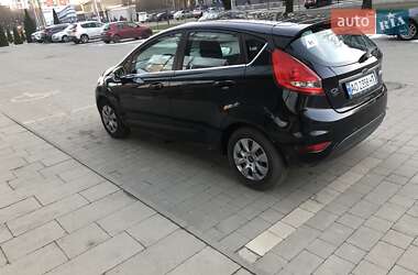 Хэтчбек Ford Fiesta 2010 в Ужгороде