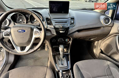 Седан Ford Fiesta 2015 в Киеве