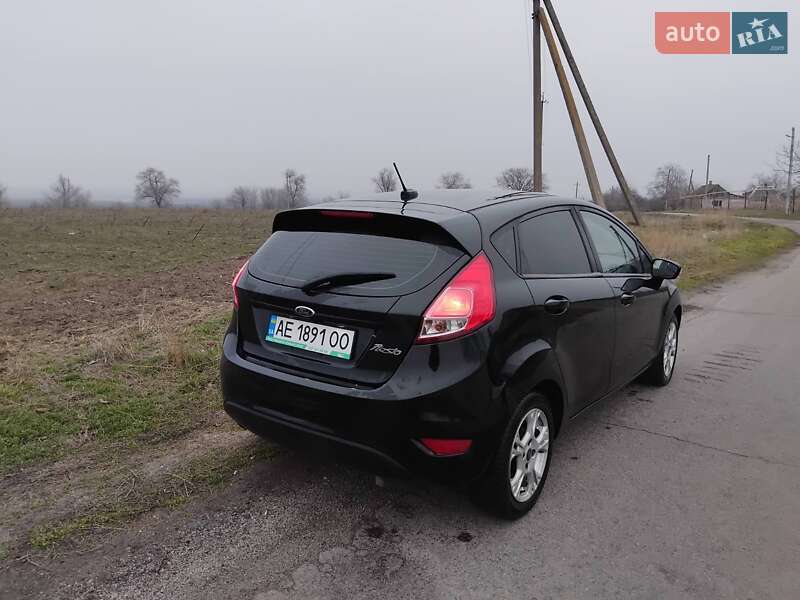 Хэтчбек Ford Fiesta 2014 в Никополе