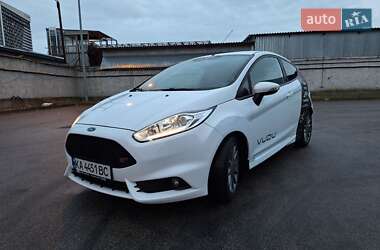 Хэтчбек Ford Fiesta 2016 в Киеве