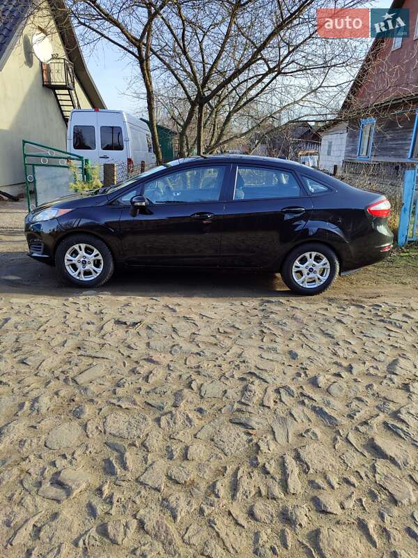 Седан Ford Fiesta 2014 в Рокитном