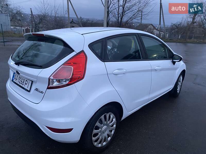Хэтчбек Ford Fiesta 2016 в Первомайске