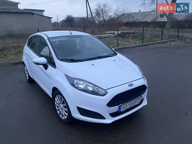 Хэтчбек Ford Fiesta 2016 в Первомайске