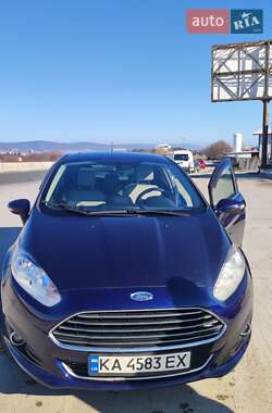 Хэтчбек Ford Fiesta 2016 в 