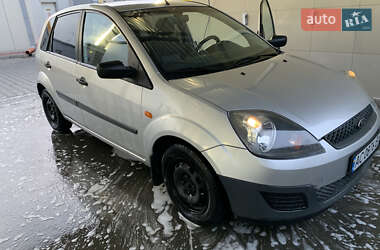 Хэтчбек Ford Fiesta 2007 в 