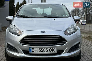 Седан Ford Fiesta 2015 в Рівному