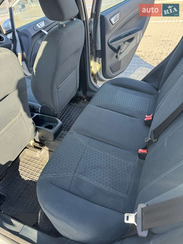 Хэтчбек Ford Fiesta 2012 в Черновцах фото 11 Хэтчбек Ford Fiesta 2012 в Черновцах