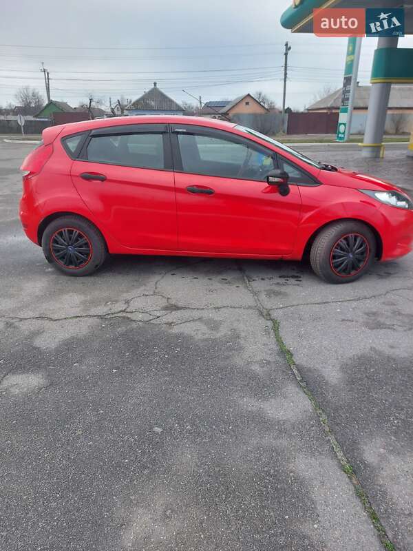 Хэтчбек Ford Fiesta 2010 в Днепре