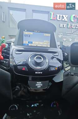 Седан Ford Fiesta 2015 в Львові