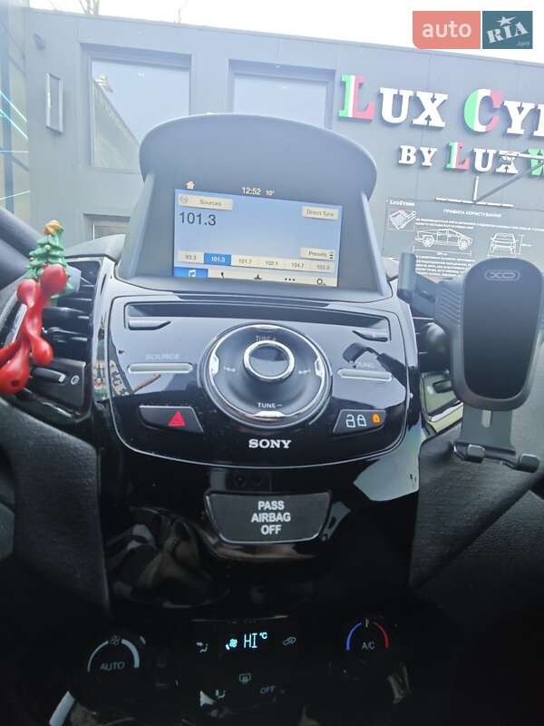 Седан Ford Fiesta 2015 в Львове