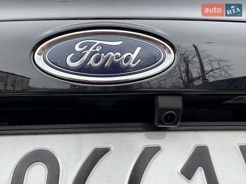Седан Ford Fiesta 2016 в Киеве