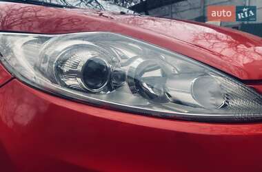 Хэтчбек Ford Fiesta 2012 в 