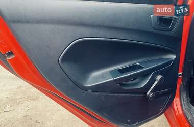 Хэтчбек Ford Fiesta 2012 в 