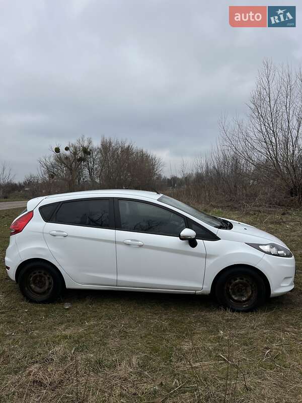 Хэтчбек Ford Fiesta 2011 в Володарке
